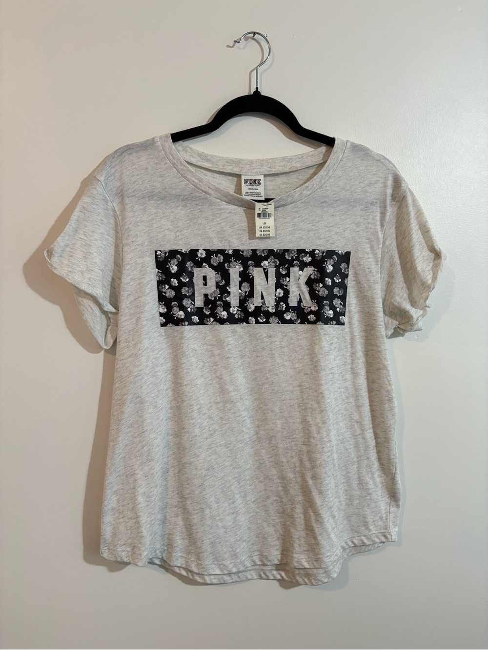 VICTORIA’S SECRET SIZE, LARGE T-SHIRT, COLOR GRAY FLORAL CLASSIC PINK EMBLEM